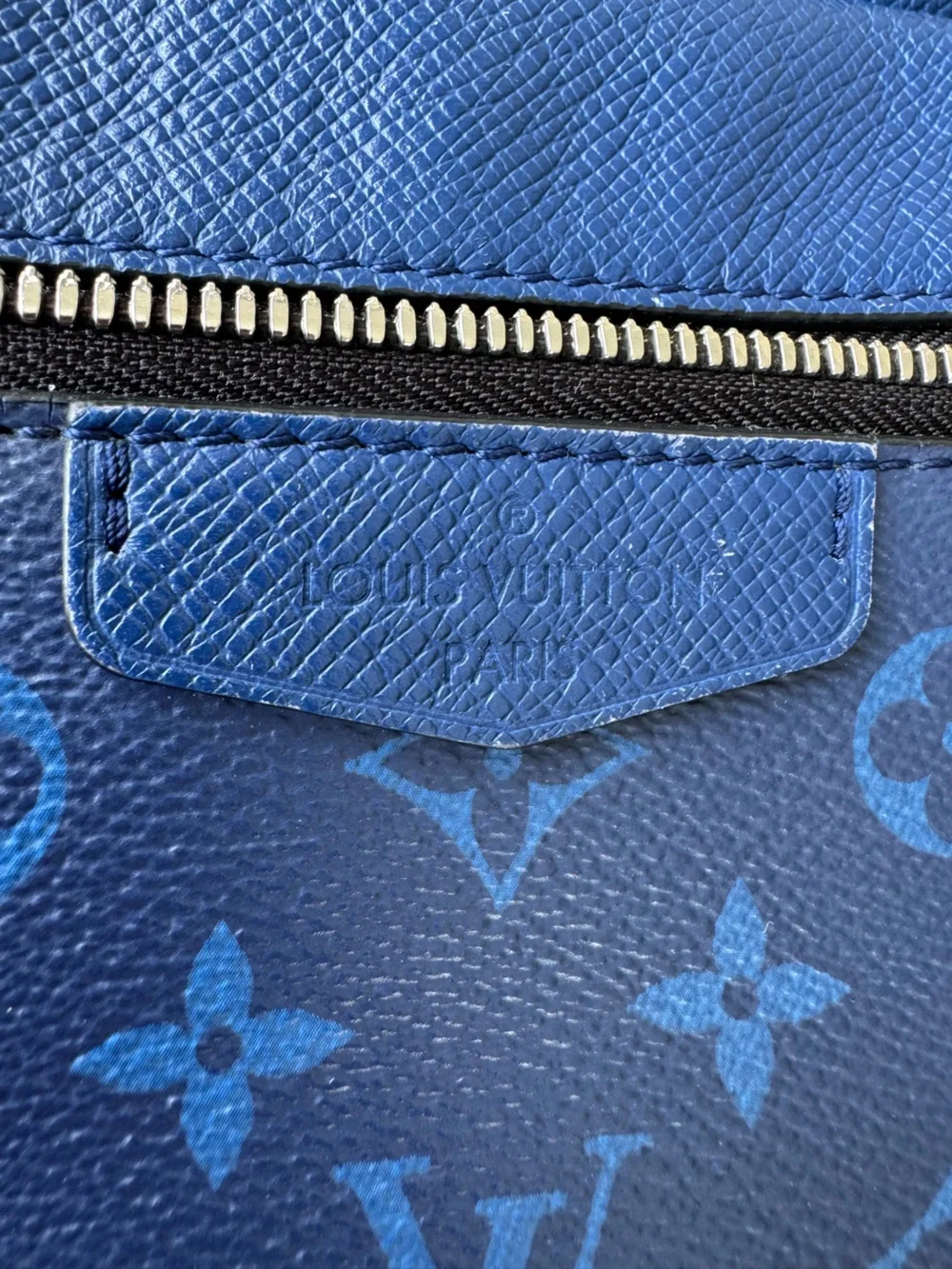 Louis Vuitton Outdoor Messenger PM Taigarama w/COA and Dust Bag - Unisex